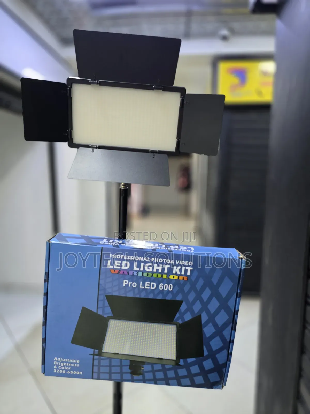 Professional Content Creator Led Light Kit New 2 Battery and Tripod.