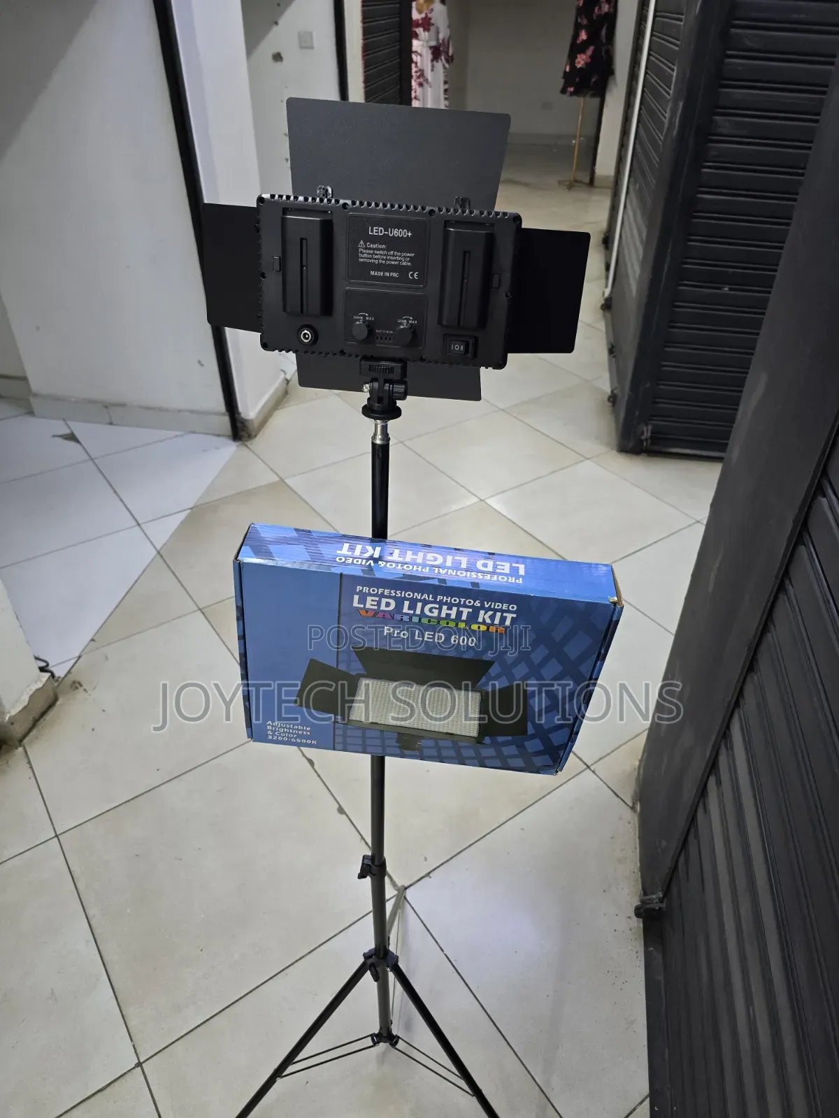 Professional Content Creator Led Light Kit New 2 Battery and Tripod.