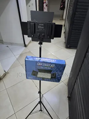 Professional Content Creator Led Light Kit New 2 Battery and Tripod.