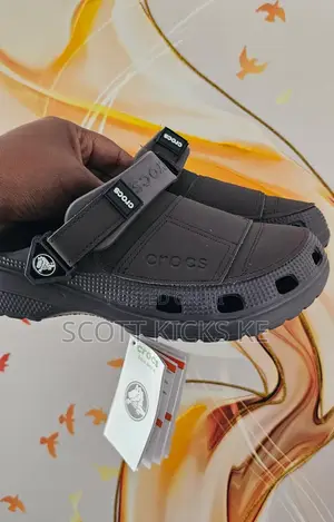 Crocs Yukon - Chocolate 
Quality 
Sizes 40-45