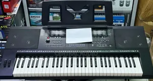 PSR 493 Electronic Keyboard