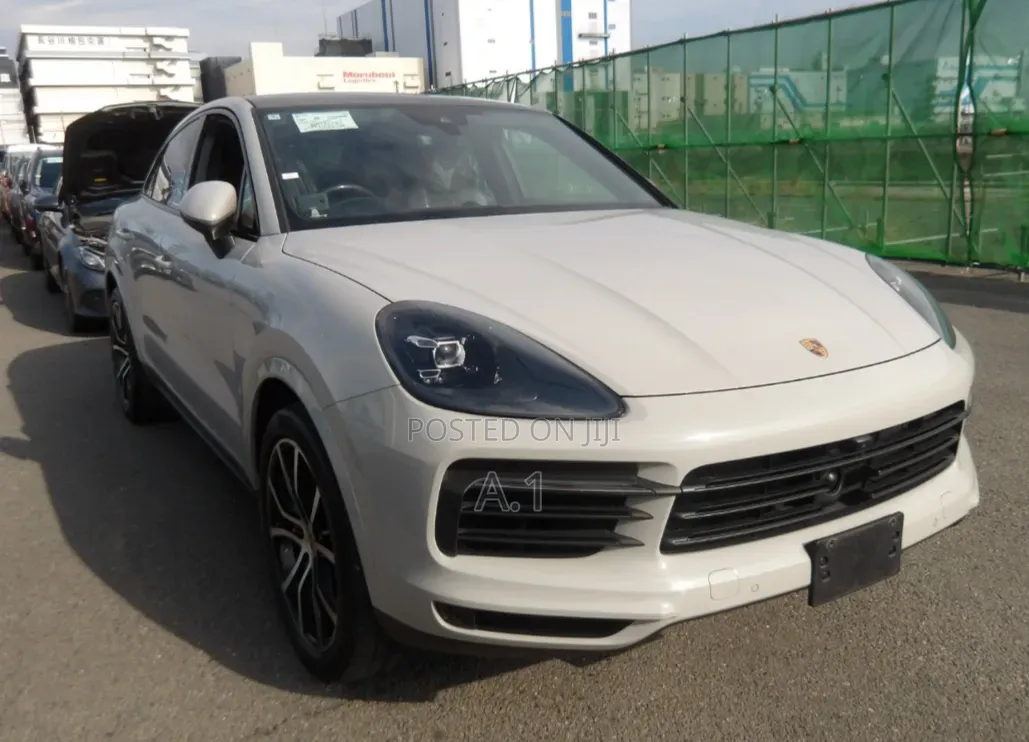 Porsche Cayenne 2021 White