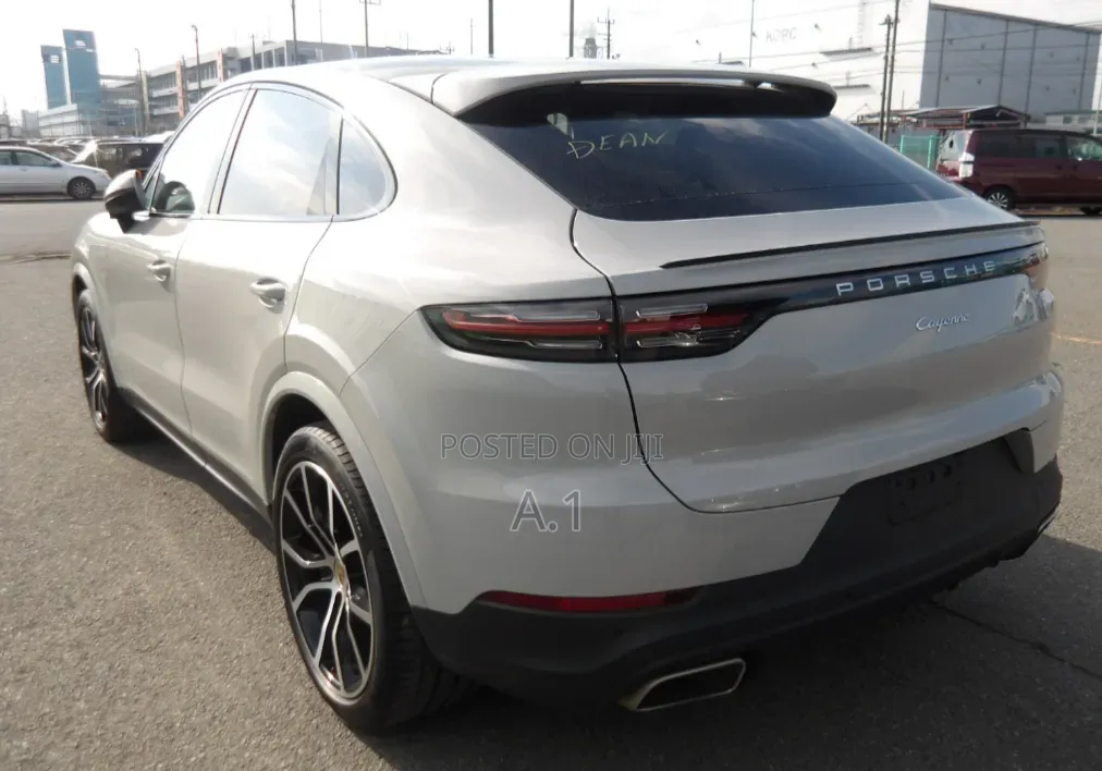Porsche Cayenne 2021 White