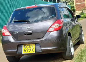 Nissan Tiida 2012 Beige