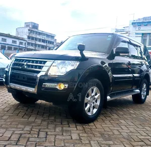 Mitsubishi Pajero V80 3.2 DI-D 2018 Black