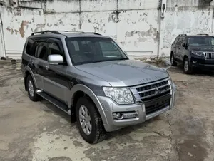 Mitsubishi Pajero V80 3.2 DI-D 2018 Silver