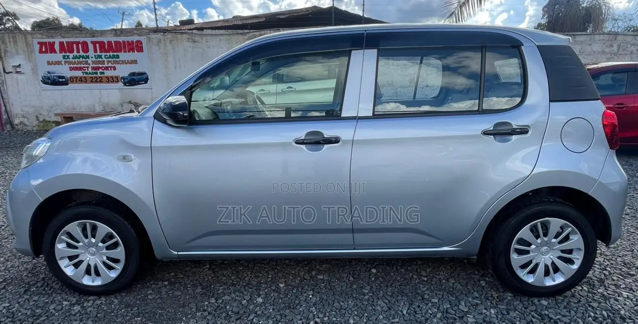 Toyota Passo 2019 Silver