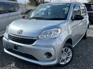 Toyota Passo 2019 Silver
