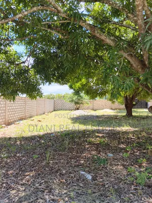Quarter Acre Plot With Perimeter Wall