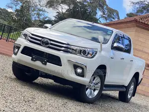 Toyota Hilux Revo Double Cab Deisel 2.4 AWD 2019 White