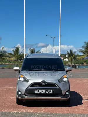 Toyota Sienta 1.5 FWD 2017 Pearl