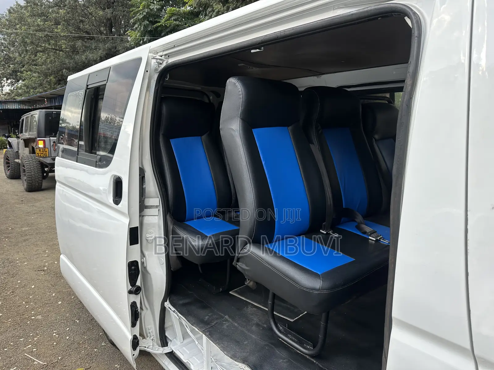 Toyota HiAce 2011 White