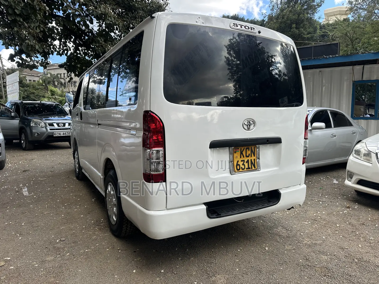 Toyota HiAce 2011 White