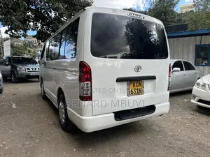 Toyota HiAce 2011 White