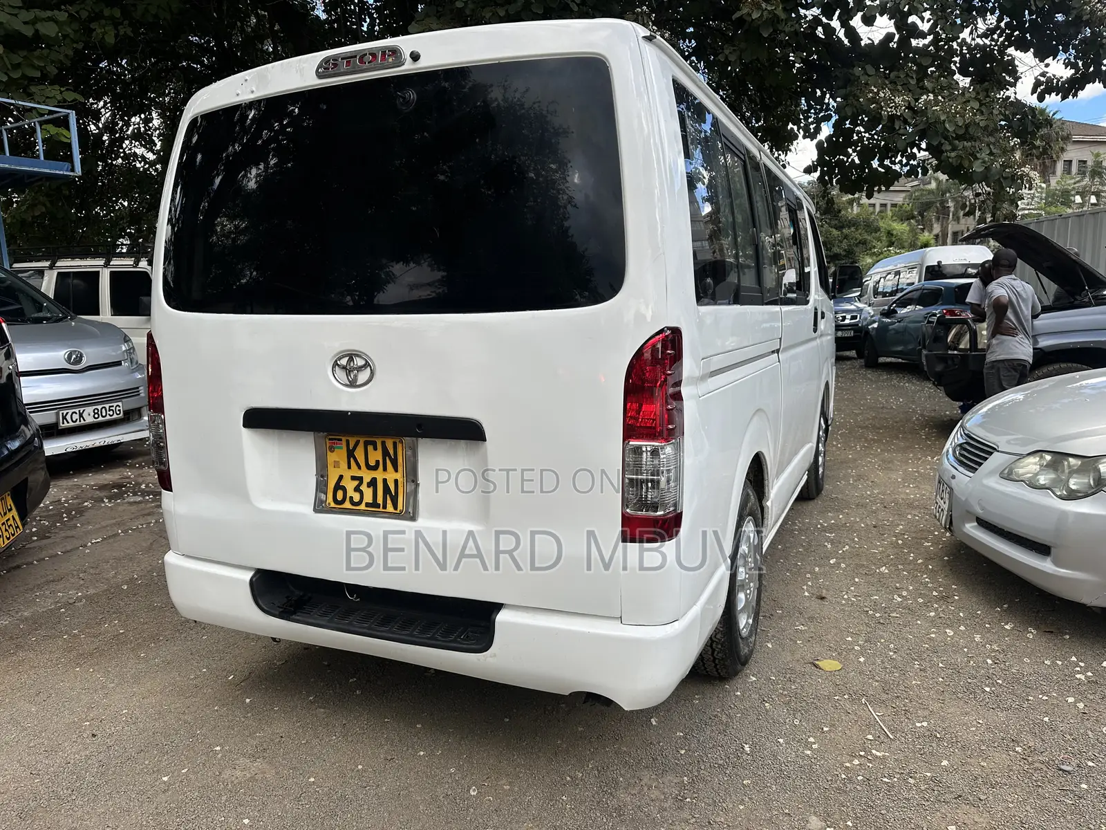 Toyota HiAce 2011 White