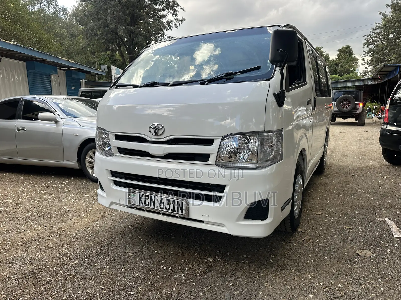 Toyota HiAce 2011 White