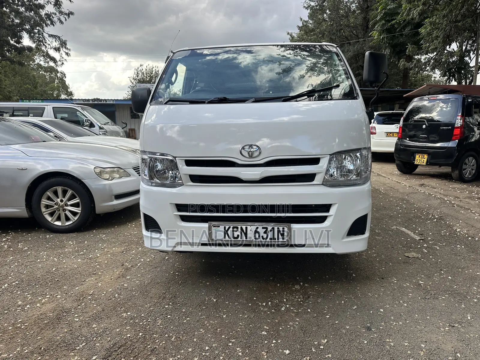 Toyota HiAce 2011 White
