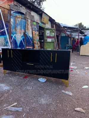 Generic 5.5 Ft Tv Stand