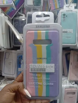 Samsung Galaxy S10+ Silicone Cover in a Multicolor Rainbow Design.