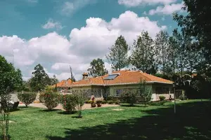 4bdrm Bungalow in Karen for rent