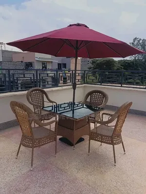 Outdoor Garden Set With Umbrella 