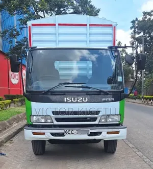 Isuzu Frr33 Enclosed Body 2014 White