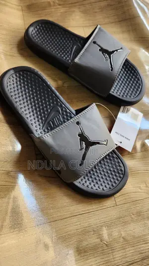 Nike //Jordan //Adidas Benassi Slides