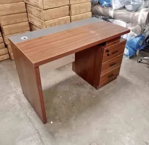 Exemplary Executive Office Desk