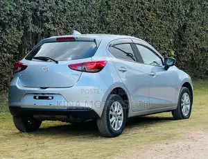 Mazda 2 2020 Silver