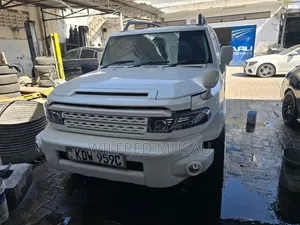 Toyota FJ Cruiser 2016 White