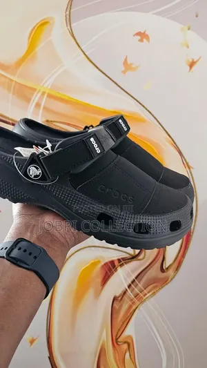 Black Crocs Yukon