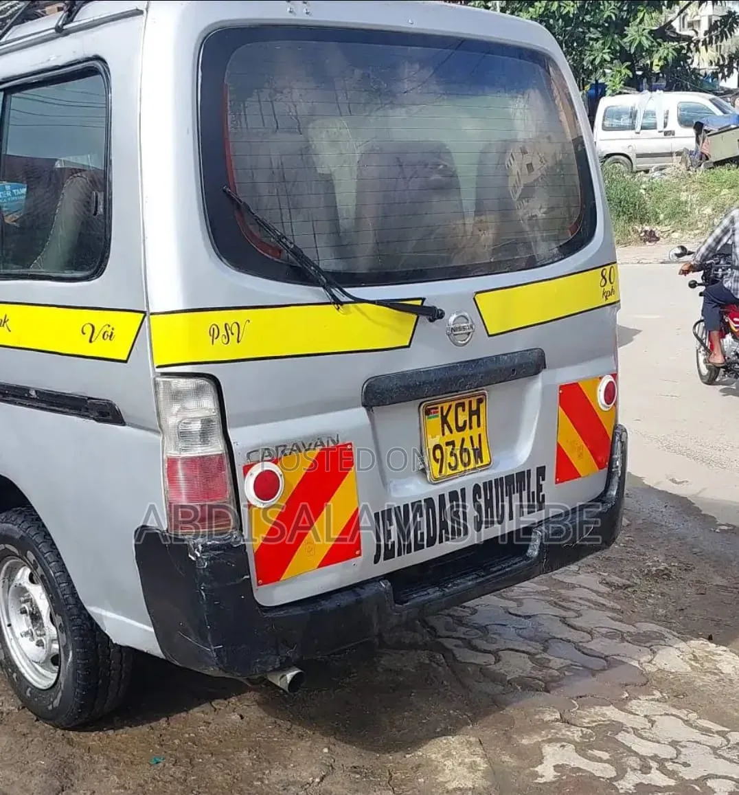 Nissan Caravan (Urvan) 2008 Silver