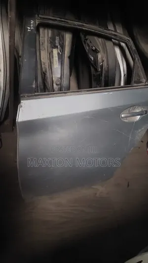 Toyota Prius Rear Door Sedan