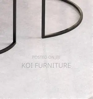 Coffee Table; Round Talemoh Coffee Table Set