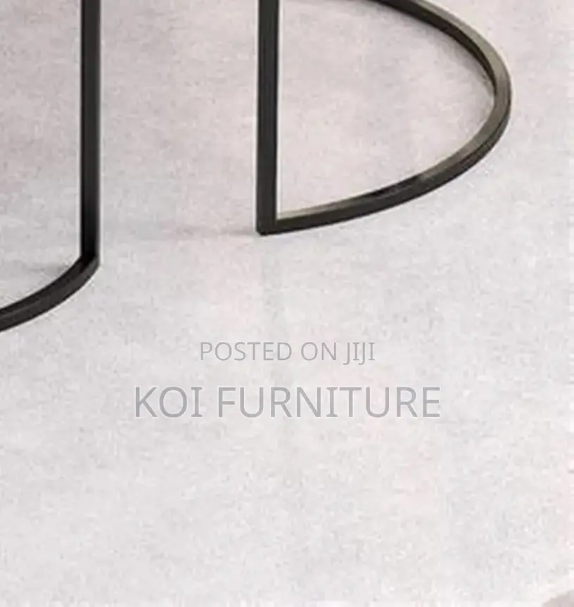 Coffee Table; Round Talemoh Coffee Table Set