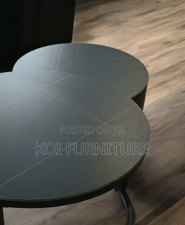 Coffee Table; Round Talemoh Coffee Table Set