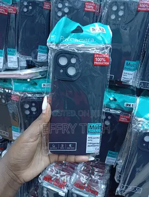 iPhone 13 Pro Slim-Profile Cover