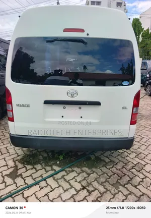 Toyota HiAce 2019 White