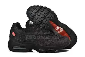 Black Nike Airmax 95 Levi's Sneakers
