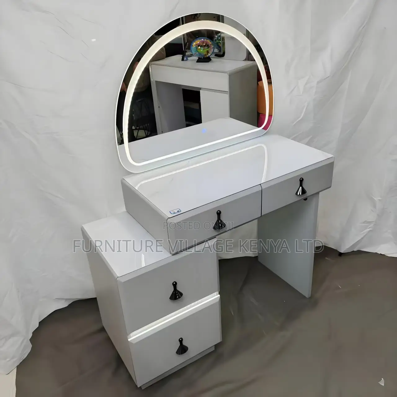 Imported Luxury Vanity Make Up Dressing Table