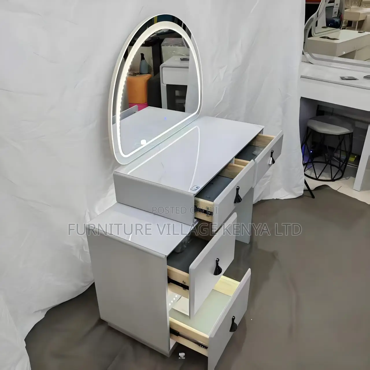 Imported Luxury Vanity Make Up Dressing Table
