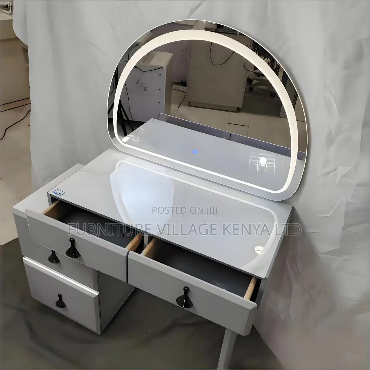 Imported Luxury Vanity Make Up Dressing Table