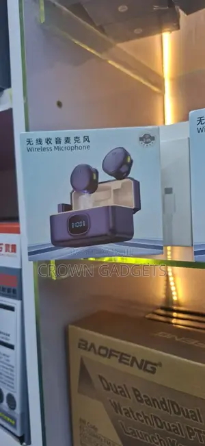 Q8 2mic Wireless Lavalier Microphone Digital Display Case