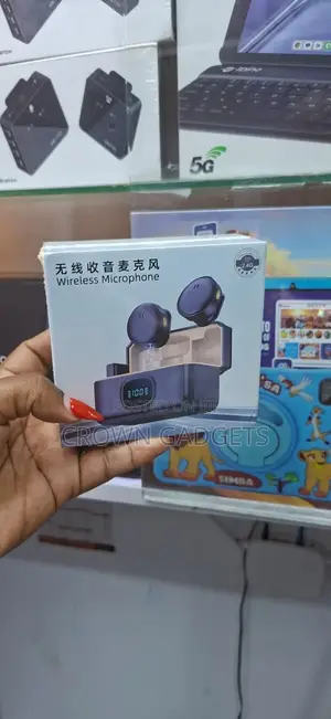 Q8 Dual Wireless Microphone With Digital Battery Display