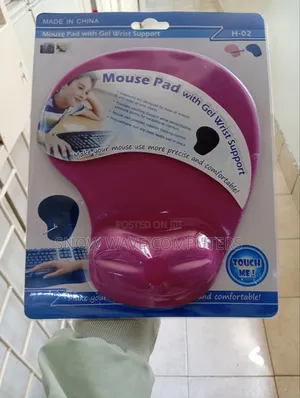 Ergonomic Mouse Pad With Gel Wrist Support