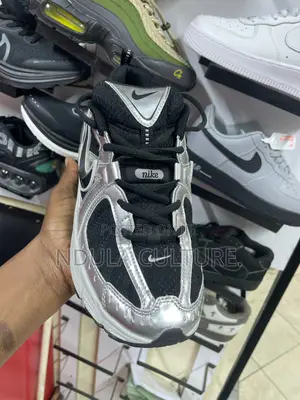 Nike P-7000