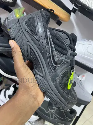 Nike P-7000