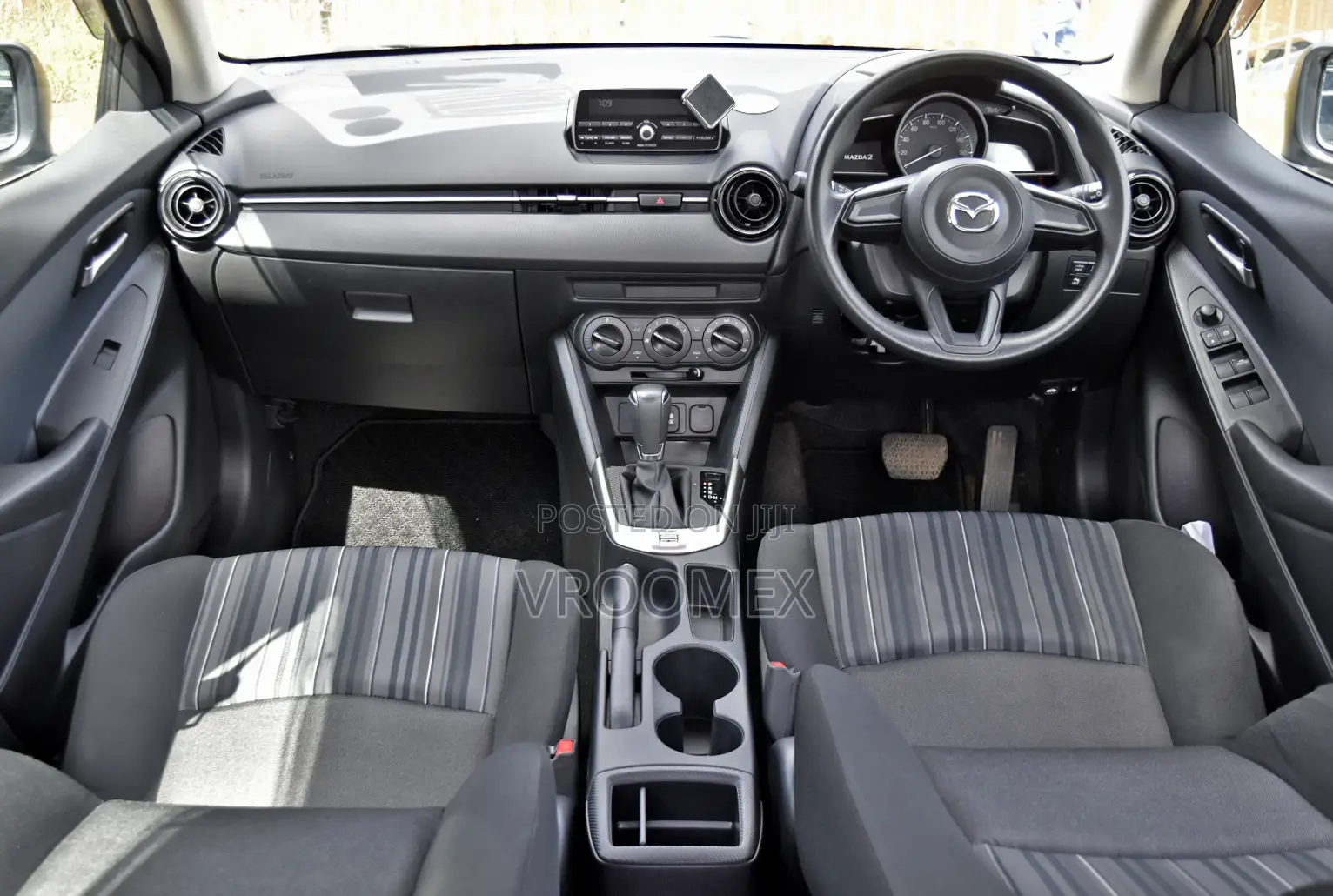 Mazda 2 2020 Silver