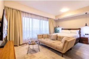 Modern Upperhill Studio With a Heated Rooftop Pool