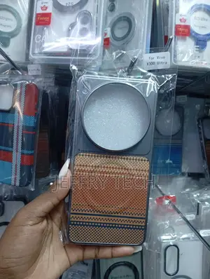 Carbon Fiber Hybrid Armor Case With a Distinctive Triba